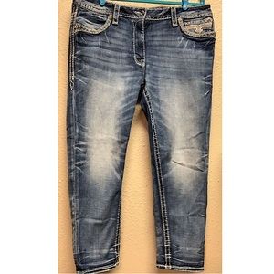 Woman’s size 34 easy ankle skinny rock revivals.